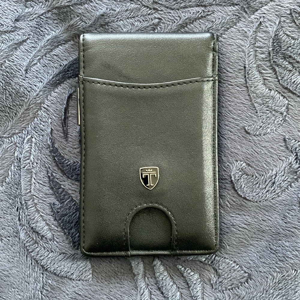 Gently Used Men’s Wallet
